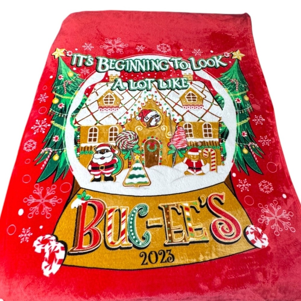 Buc-ee's 2023 Christmas Plush Throw Blanket Snow Globe Red Gingerbread 50x70